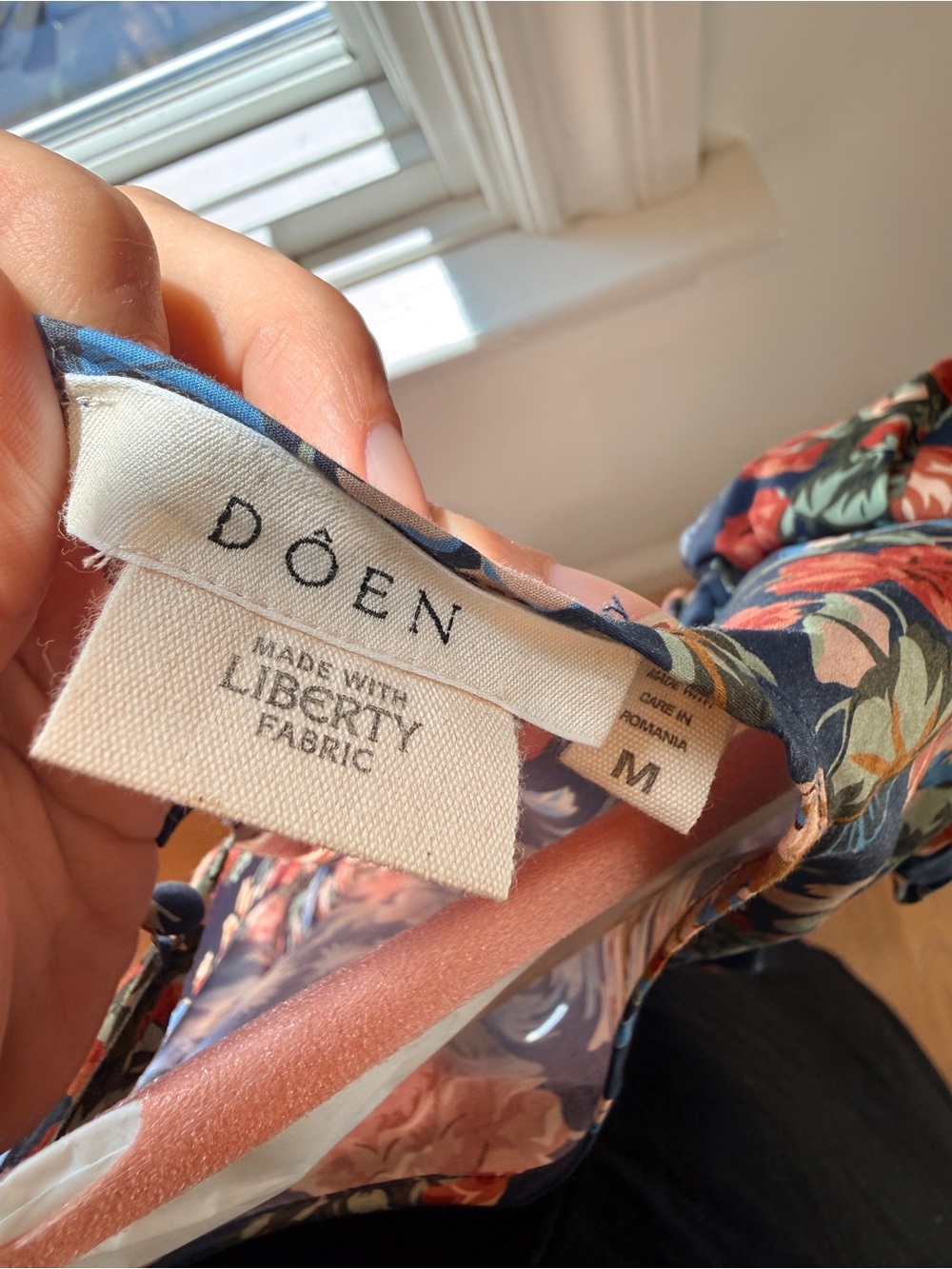 Doen Lyric Navy Floral Puff-Sleeve Dress with Rust & Blue Blooms - Picture 4 of 4